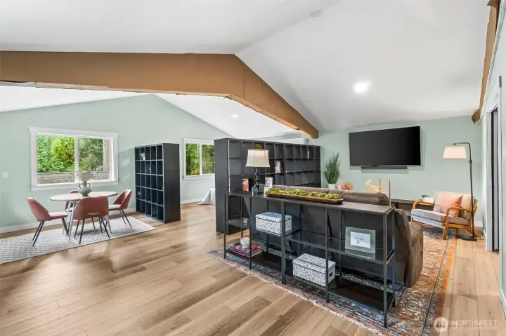 Above the garage boasts 800 sq. ft of soundproof and insulated living. Perfect for an additional guest space, gym, studio, and so many more possibilities!