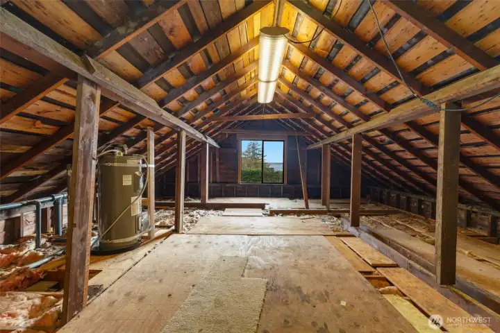 Attic space- connected to the house with stairs ready for easy expansion