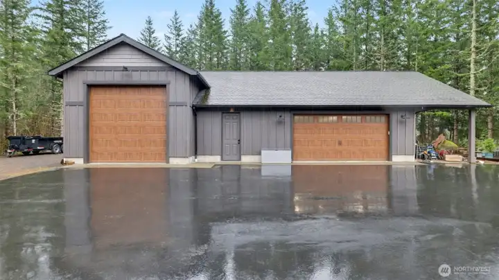 2200 sq. ft. Detached Garage with RV Parking.  Doesn't get Better than this!