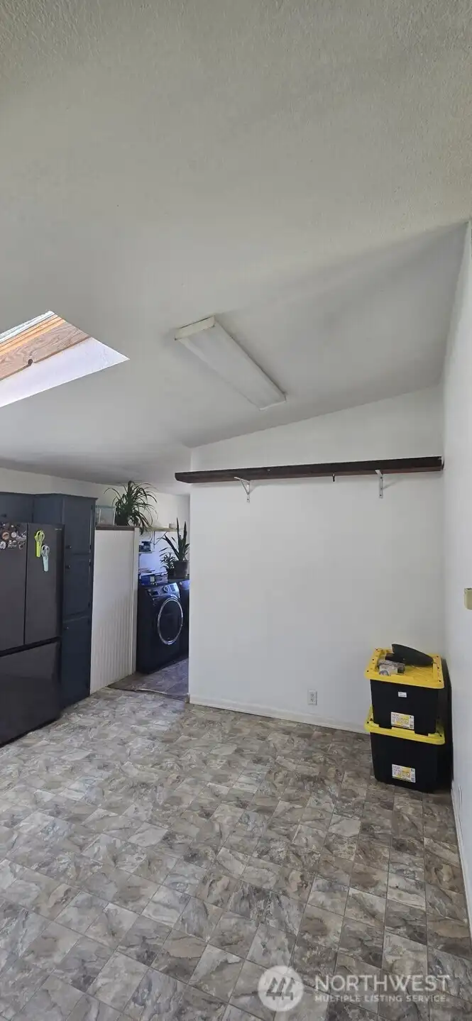 Eat-in Kitchen/dining room