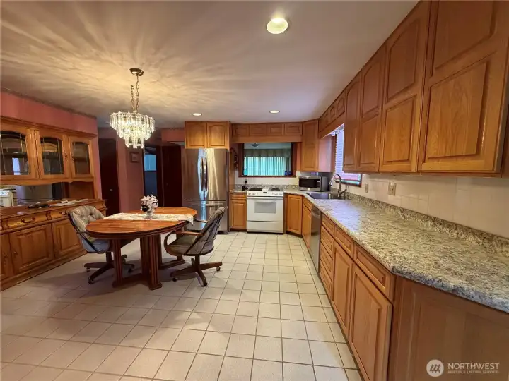 Plenty of room for guests. Plenty of room for guests.