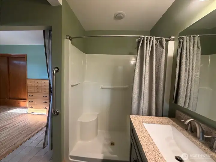 Low threshold shower with hand rail. Low threshold shower with hand rail.