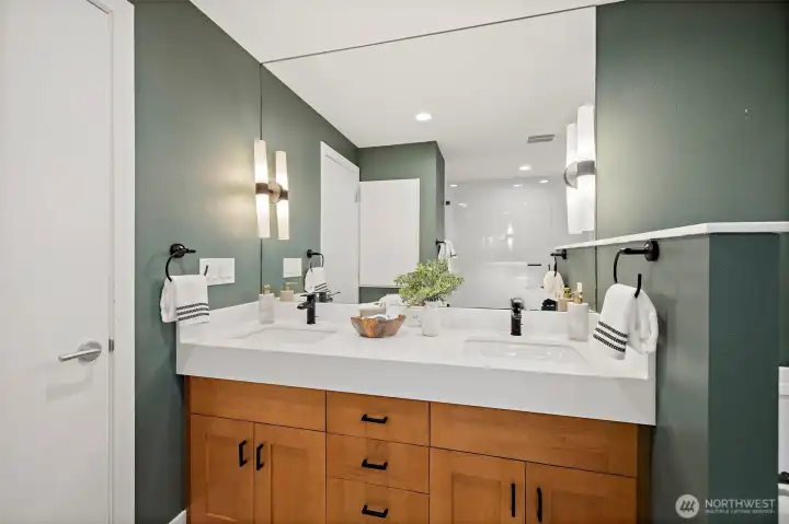 Primary Suite Bathroom