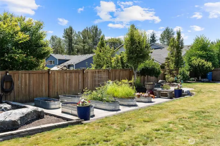 Raised garden beds Raised garden beds