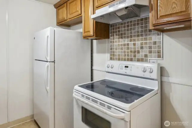 Stove + Refrigerator Stay!