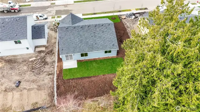 Photographs are for illustrative purposes only. Features, finishes, interior/exterior colors, landscaping and floorplan shown may vary from actual homes built.
