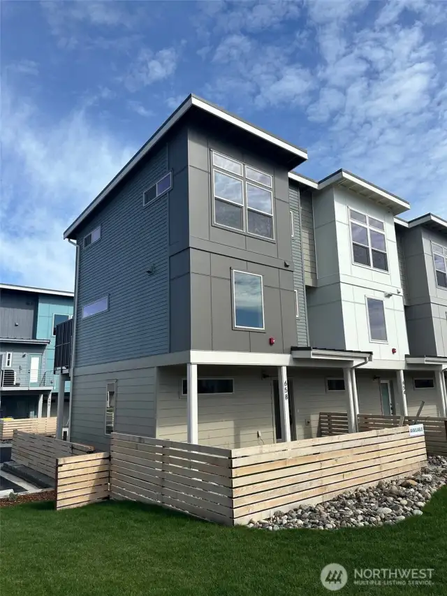 Welcome to 658 W Kline Road!