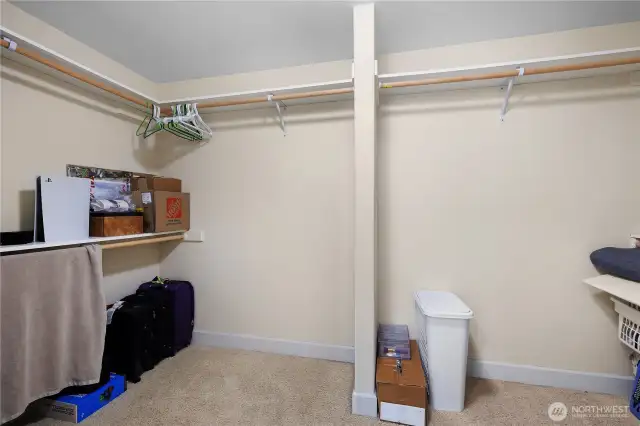 Large primary bedroom walk-in closet.