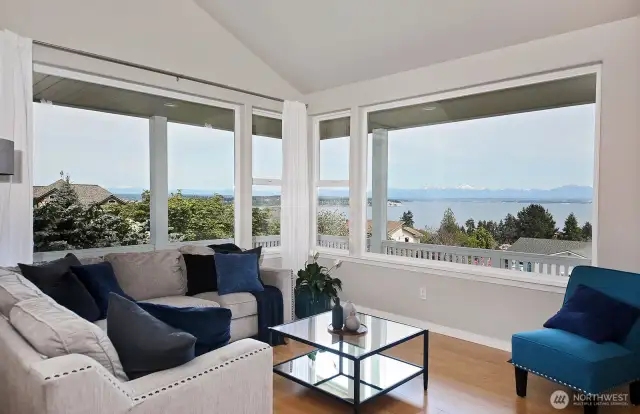 Main level living room