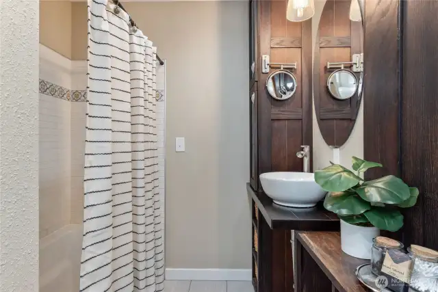 primary ensuite bath