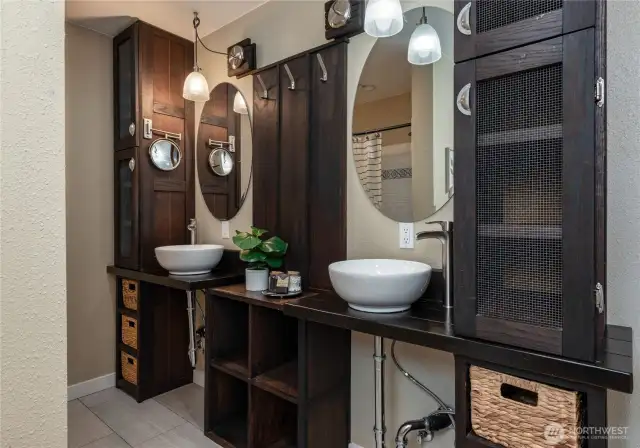 primary ensuite bath