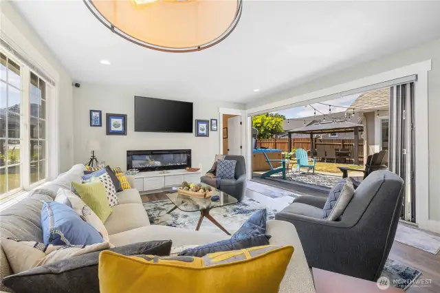 The perfect blend of indoor/outdoor living.