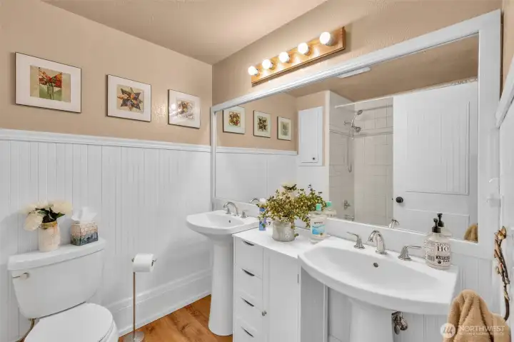 Main floor full bath