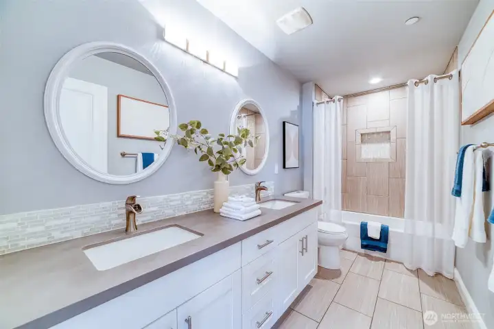 2nd Bathroom