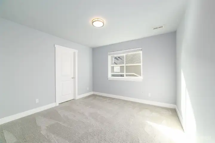4th Bedroom  *Walk-in closet