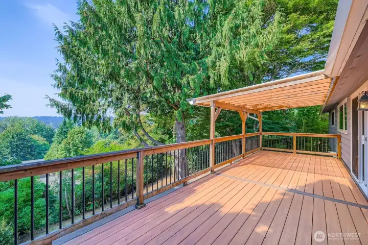 Large upstairs deck