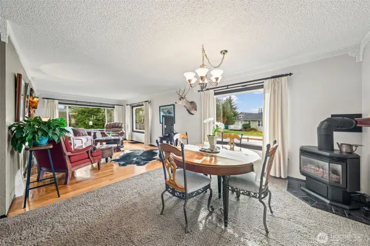 Spacious living room with oversized windows~