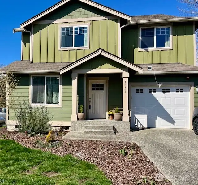 Desirable Cordata Neighborhood.  Close to everything!