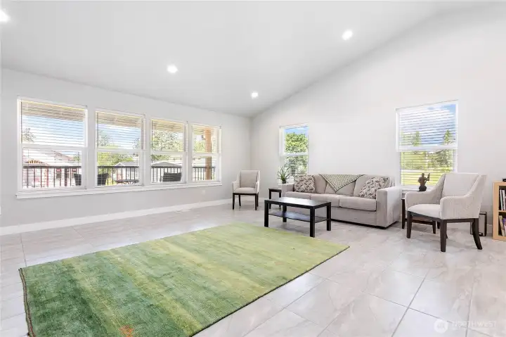 Nice vaulted ceilings in the living room, creating an open and airy atmosphere.