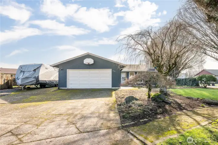 RV Parking, corner lot