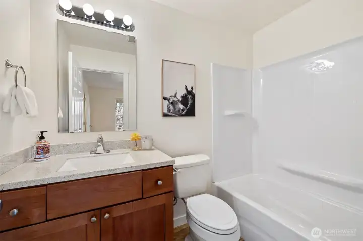 Bedroom 2 w/ en-suite bathroom