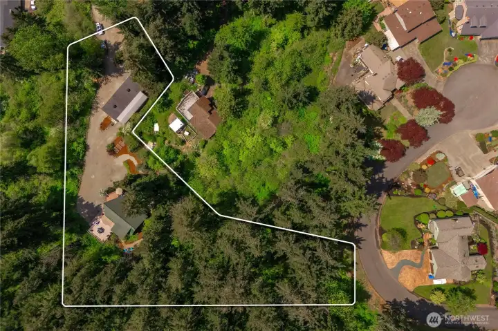 Lot goes up the hill to a culdesac