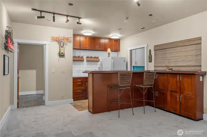 Downstairs wet bar