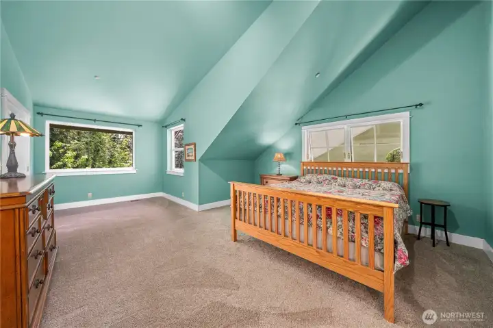 Upstairs Primary Bedroom
