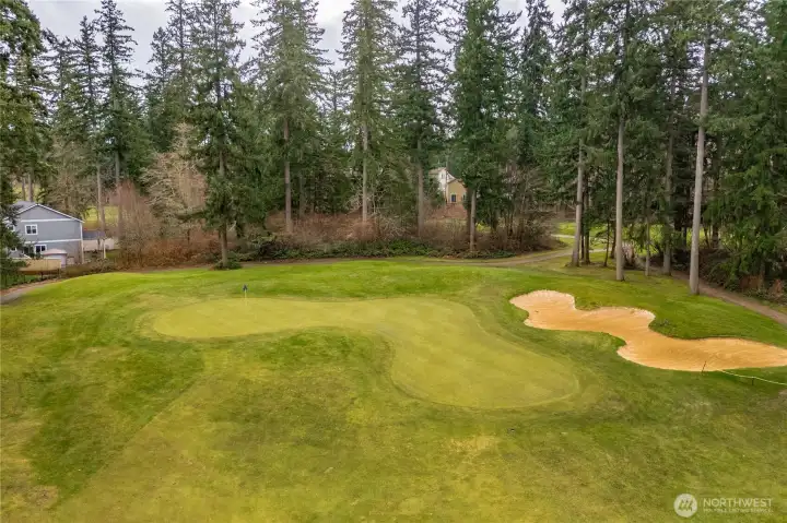 The home backs up to the #2 on The Links course; a par 5 that contains water on the left side of the fairway and out of bounds to the right. Big hitters can reach in two shots and have the opportunity for an eagle putt—an excellent chance for a birdie on this hole.