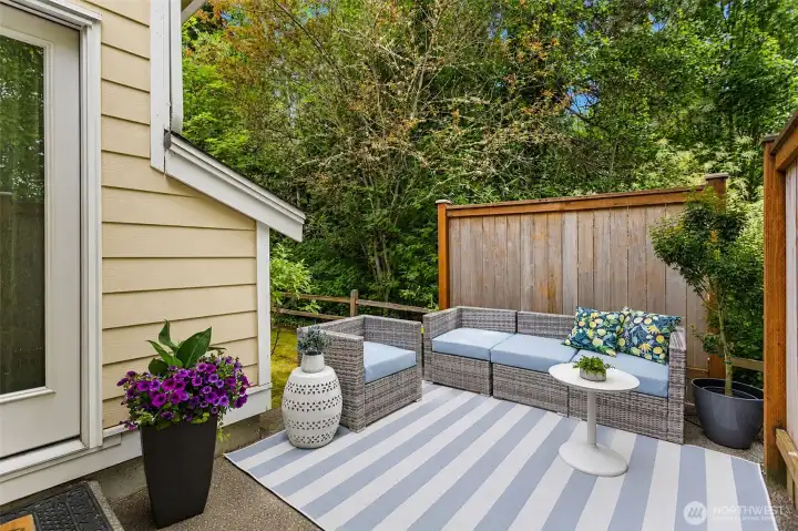 Charming perfect low maintenace backyard