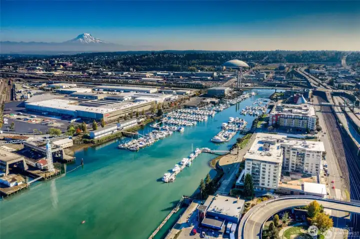 Here is the waterway again, showing two of three marina's just outside the Esplanade.