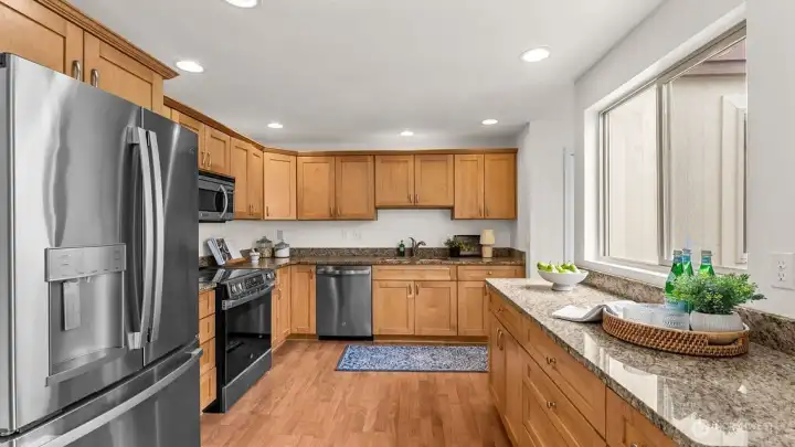 Spacious kitchen with plenty of space for all your kitchen gadgets. Spacious kitchen with plenty of space for all your kitchen gadgets.