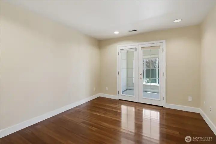 Guest bedroom #2 on lower level. Guest bedroom #2 on lower level.