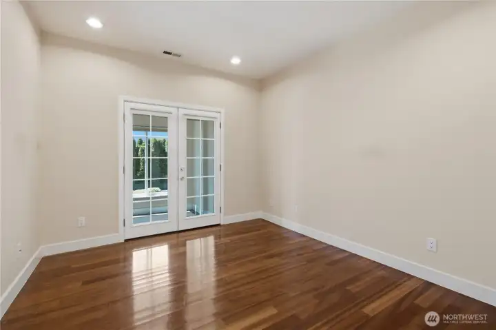 Guest bedroom #3 on lower level. Guest bedroom #3 on lower level.