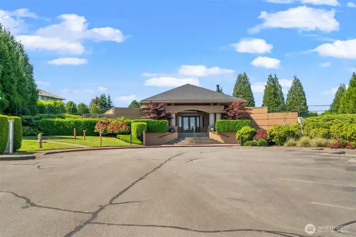 Summit has a club house for all residents to use. Summit has a club house for all residents to use.
