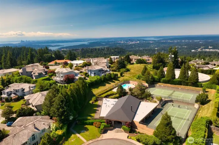 Summit offers community pool, tennis & pickleball courts and gym. Summit offers community pool, tennis & pickleball courts and gym.