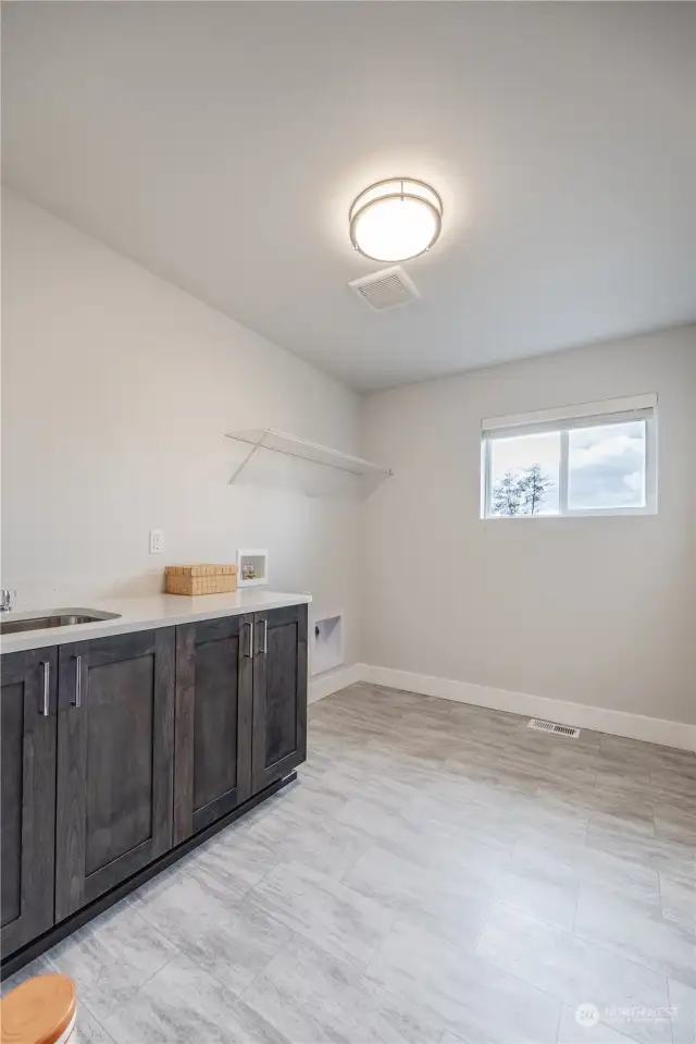 Photos are from a Vista previously built in the Community. They may display upgrades or standards that are no longer available. They demonstrate the floor plan and the quality materials that Rush Residentials uses when building their homes.