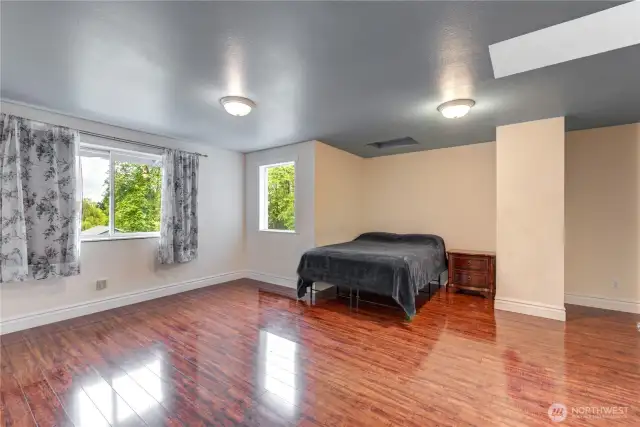 Guest room with on-suite full bathroom.
