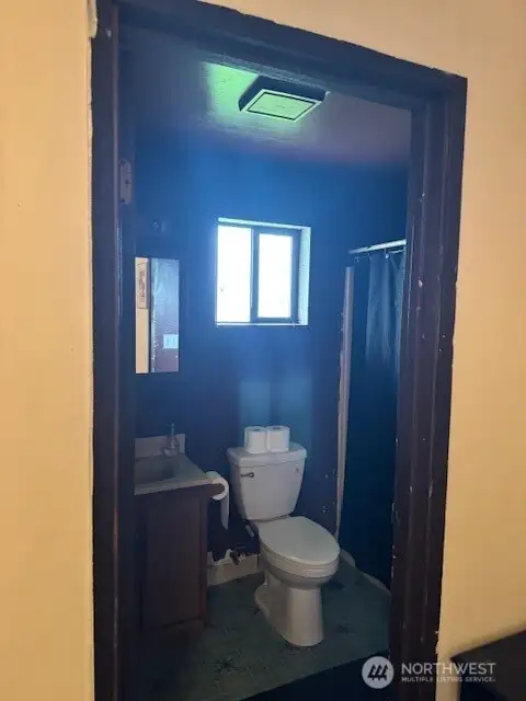 Primary Bathroom.