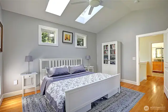 Plenty of space for a five piece bedroom set.