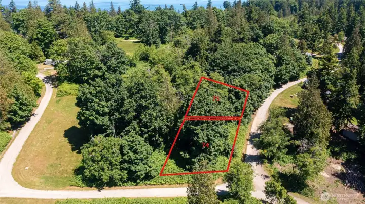 Approximate boundary lines. Lots are sold separately