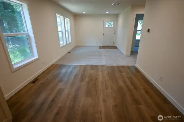 Dining room 8'-3''x 11'-1''