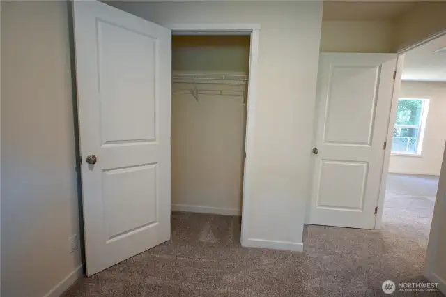 3rd bedroom 9'4''x 8'-10''