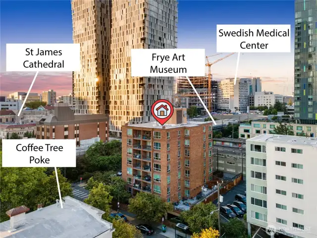 Centrally located with easy walk to museum, medical clinics, historic buildings, food and more