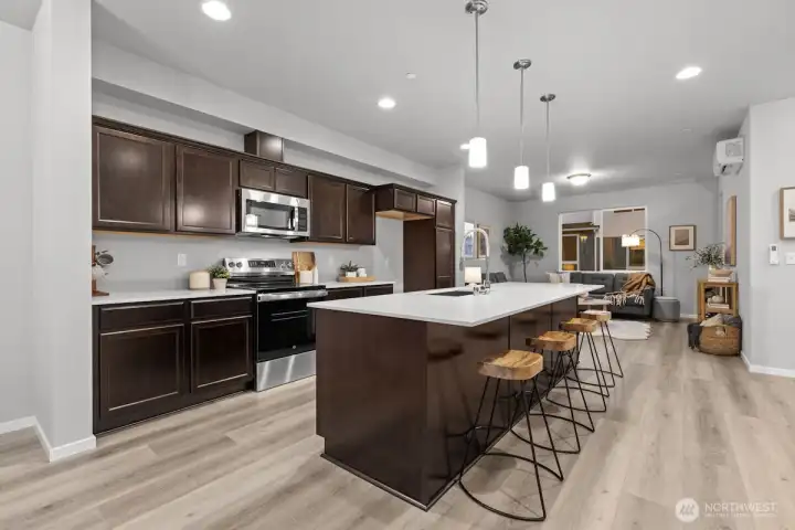 Photographs are for illustrative purposes only. Features, finishes, interior/exterior colors, landscaping and floorplan shown may vary from actual homes built.