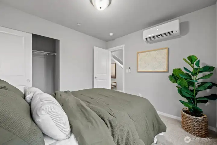 Photographs are for illustrative purposes only. Features, finishes, interior/exterior colors, landscaping and floorplan shown may vary from actual homes built.