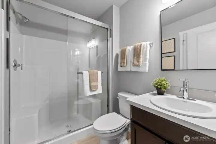 Photographs are for illustrative purposes only. Features, finishes, interior/exterior colors, landscaping and floorplan shown may vary from actual homes built.