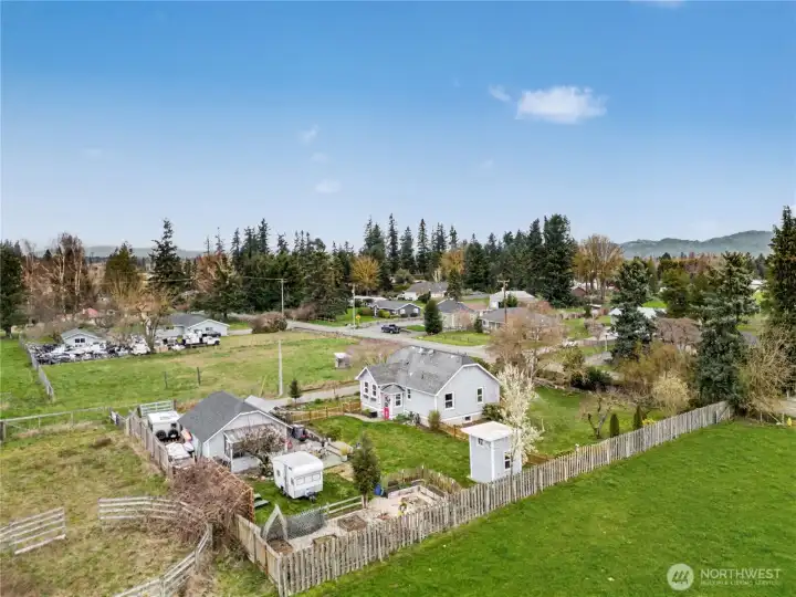 Located in the charming city of Enumclaw, this home offers the opportunity to enjoy small-town living.