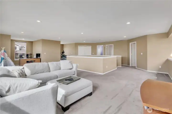 Loft could be divided into extra rooms