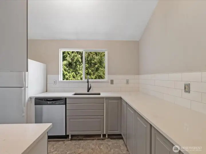 Updated quartz countertop